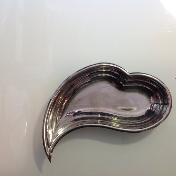 Shiseido Silverplate HEART in Motion Trinket Presentation Vanity Tray Di… - Picture 4 of 11
